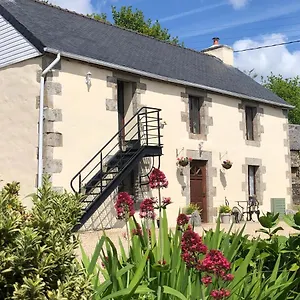 Hébergement de vacances The Lotus. Romantic, Rural Hideaway Near Huelgoat France